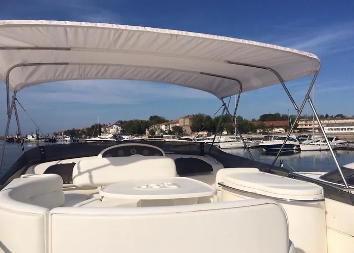 Azimut Hotel en barco